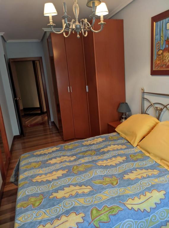 Postel nebo postele na pokoji v ubytování Preciosa Casa en Castro Urdiales