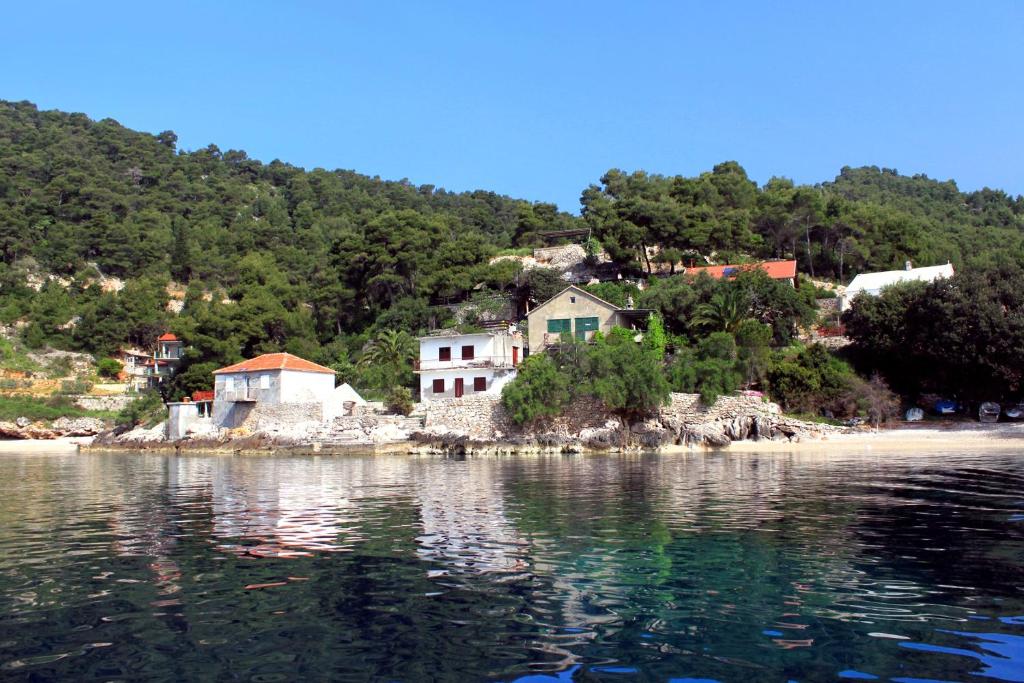 Fotografia z galérie ubytovania Seaside secluded apartments Cove Rapak, Hvar - 8767 v destinácii Gdinj