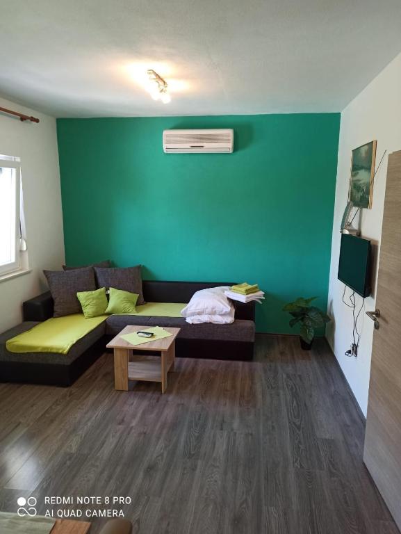 Fotografie z fotogalerie ubytování Apartments with a parking space Kastel Stafilic, Kastela - 13375 v destinaci Kaštela