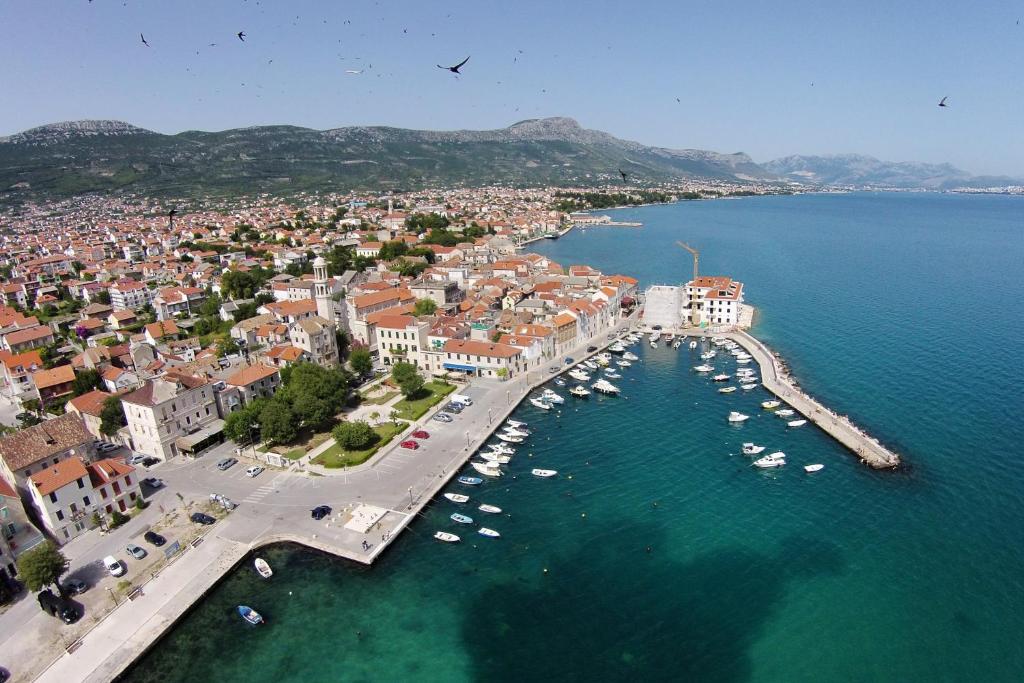 Fotografia z galérie ubytovania Apartments with a parking space Kastel Novi, Kastela - 16018 v destinácii Kaštela
