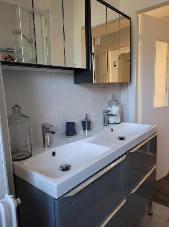 Appartement Au Cigogneau Wifi-Balcon-Parking – photo 3