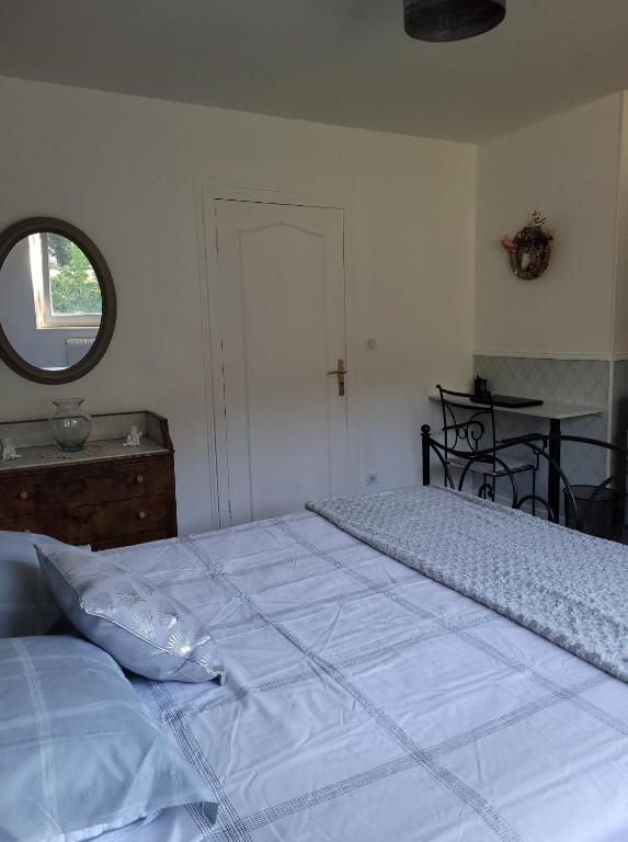 Appartement Au Cigogneau Wifi-Balcon-Parking – photo 11