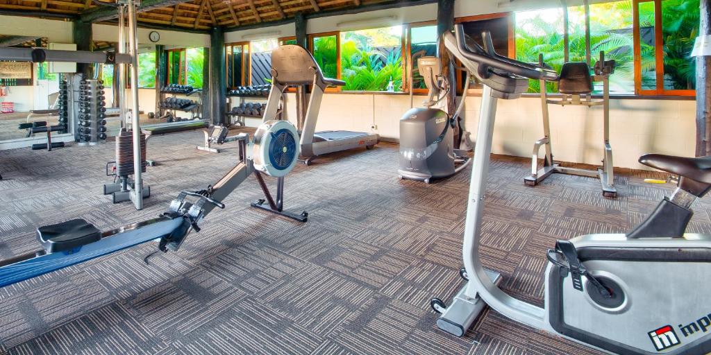 Fitness centrum a/nebo fitness zařízení v ubytování Tanoa International Hotel