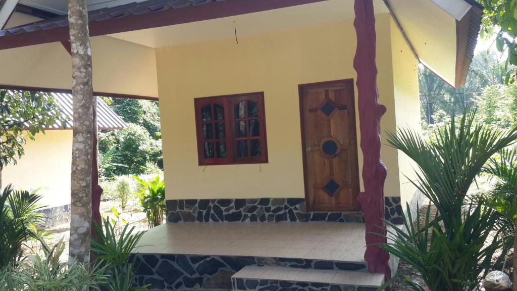 Khao Sok Holiday Resort - 10