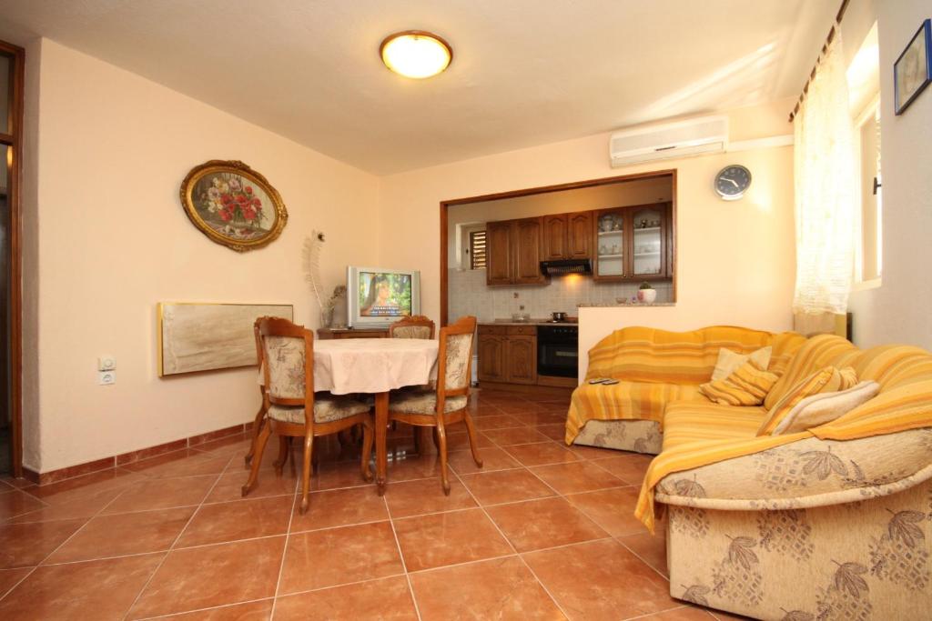 Fotografia z galérie ubytovania Apartment Makarska 6792c v destinácii Makarska