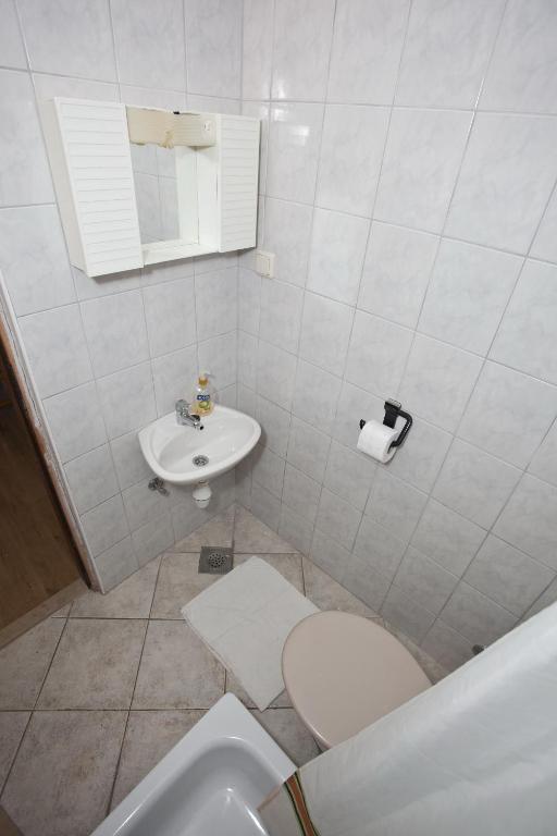Koupelna v ubytování Apartment Baska Voda 6761b