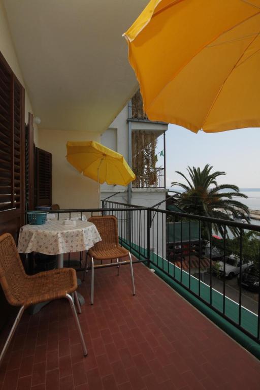 Balkón alebo terasa v ubytovaní Apartment Podgora 6670b