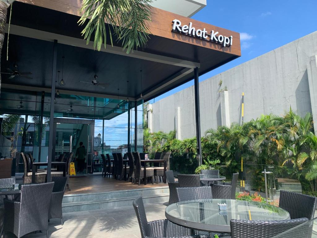 Restaurace v ubytování Hotel Santika Tasikmalaya