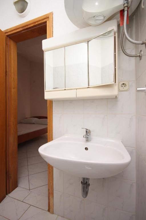 Kúpeľňa v ubytovaní Studio Podaca 6745b