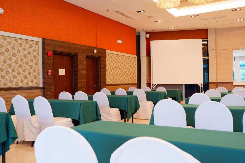 Konferenční prostory v ubytování One Tagaytay Place Hotel Suites OFFICIAL ACCOUNT