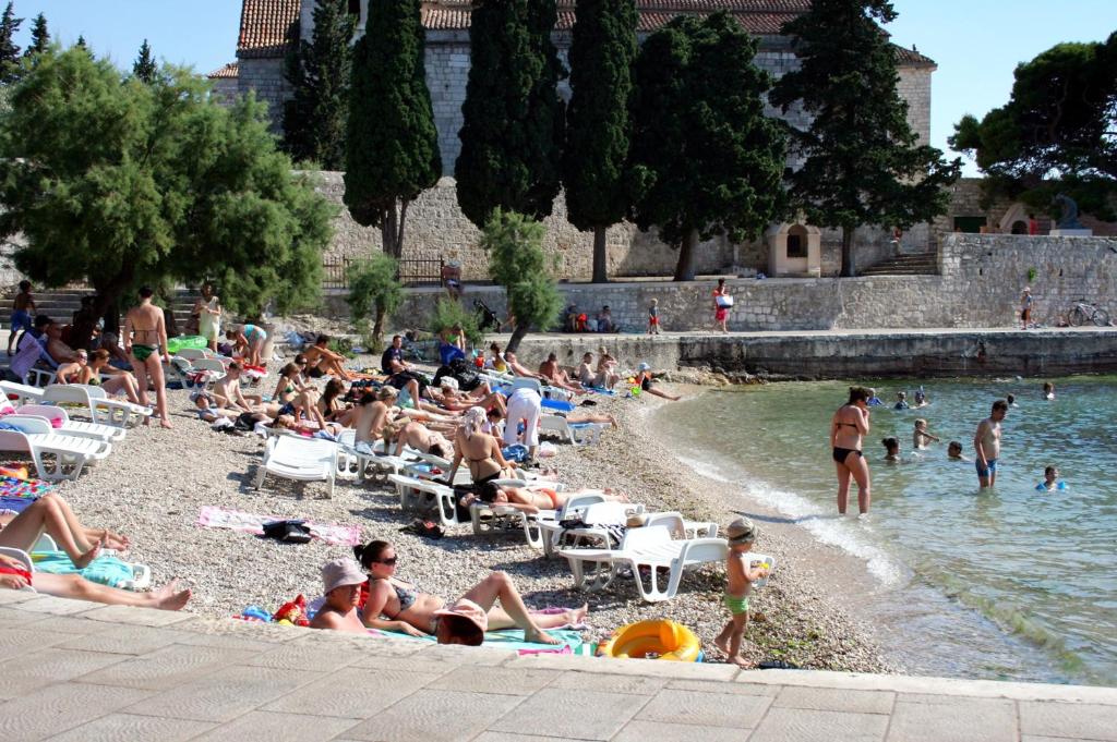 Fotografia z galérie ubytovania Apartments with a parking space Hvar - 12353 v destinácii Hvar