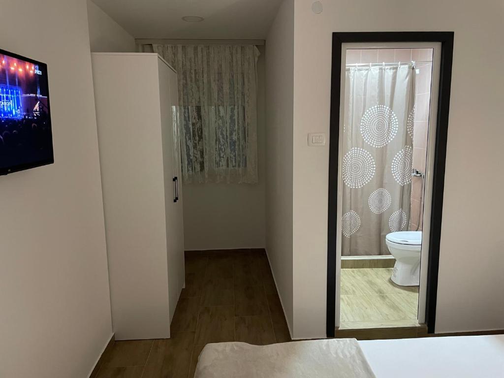 Koupelna v ubytování Prenociste "Pače 027" Accommodation "Pace 027"