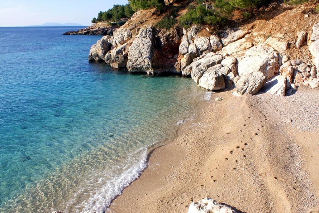 Fotografie z fotogalerie ubytování Apartments by the sea Sveta Nedilja, Hvar - 13176 v destinaci Jelsa