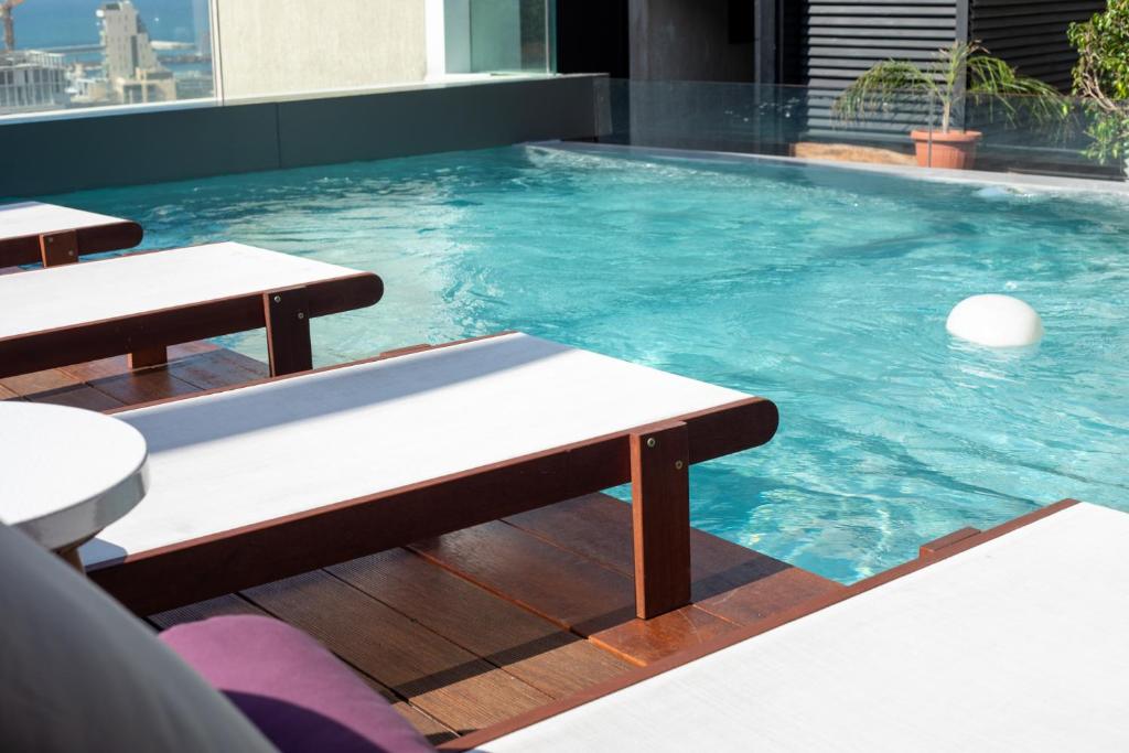 Bazén v ubytování O Monot Boutique Hotel Beirut nebo v jeho okolí