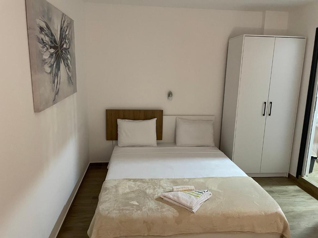 Postel nebo postele na pokoji v ubytování Prenociste "Pače 027" Accommodation "Pace 027"