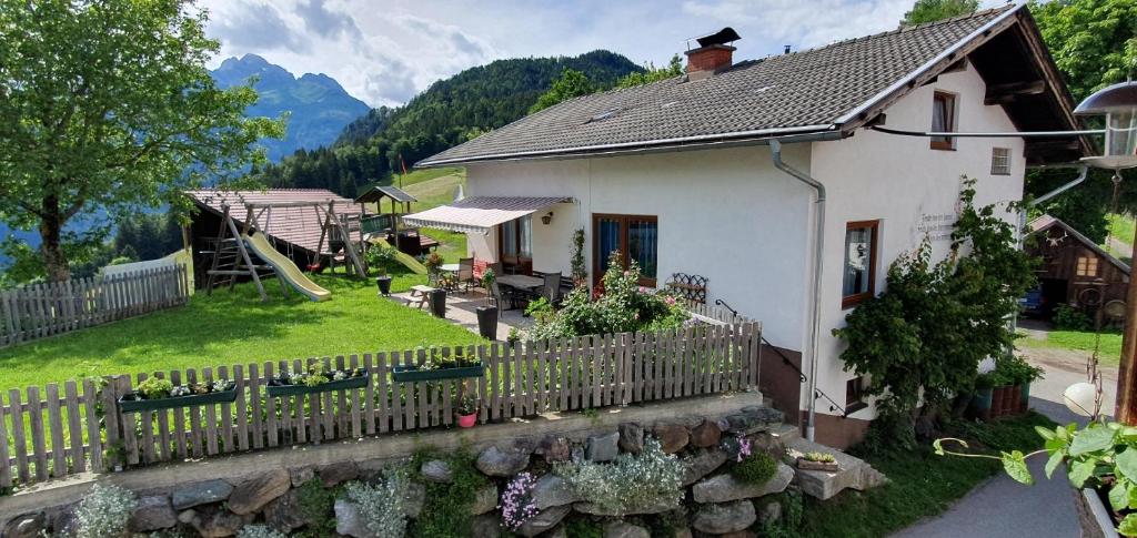 Nespecifikovaný výhled na hory nebo výhled na hory při pohledu z apartmánu