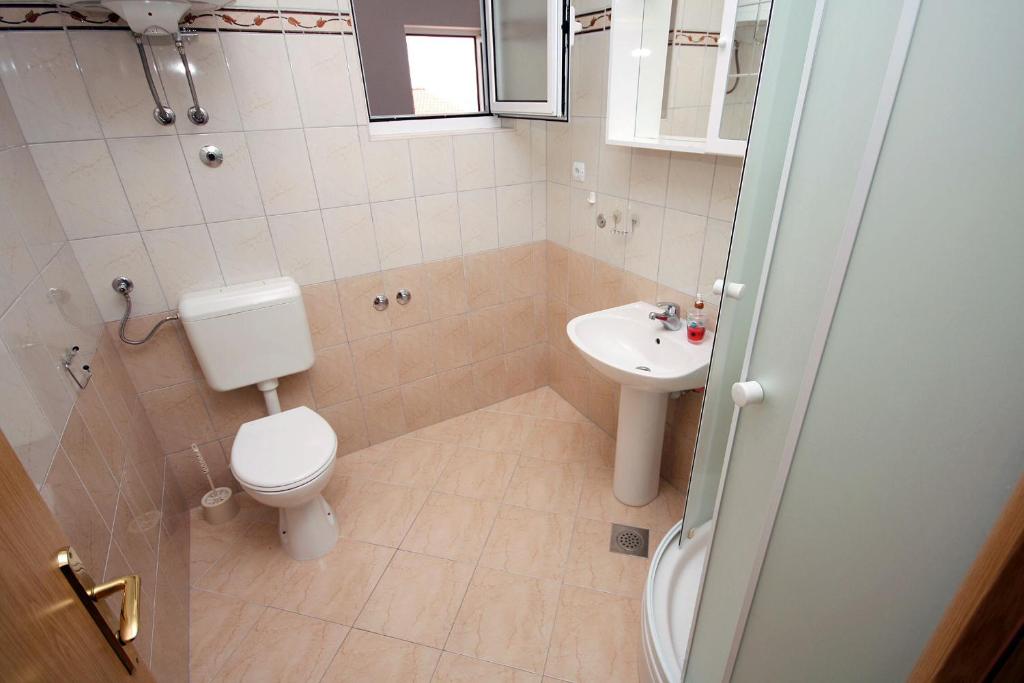 Kúpeľňa v ubytovaní Apartments with WiFi Seget Vranjica, Trogir - 4870