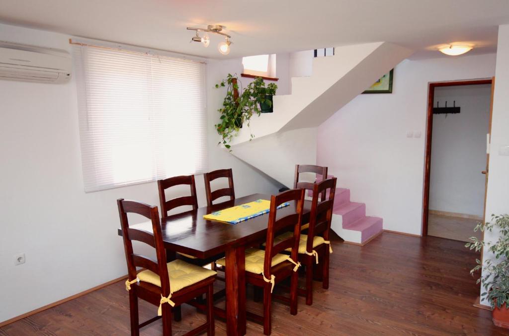 Posezení v ubytování Apartments by the sea Kampor, Rab - 5034