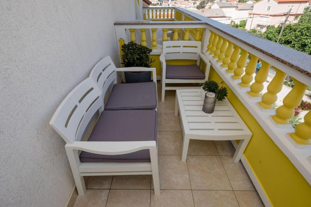 Balkón nebo terasa v ubytování Apartments with a parking space Banjol, Rab - 5041