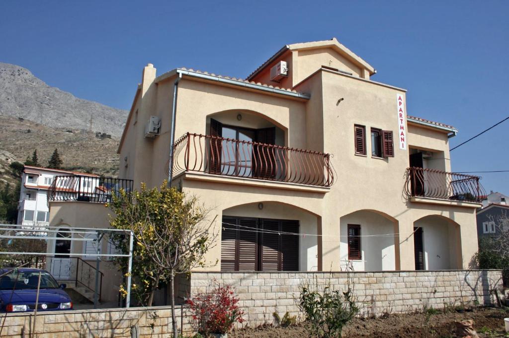 Výhľad na hory alebo výhľad na hory priamo z apartmánu