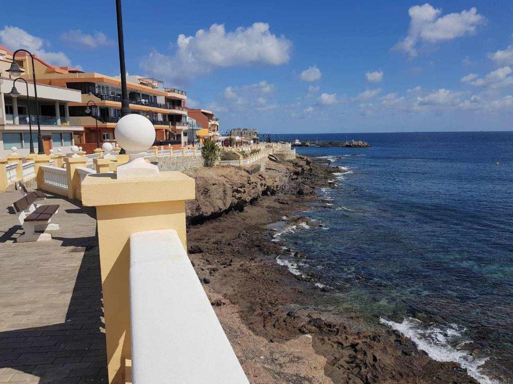 Fotografia z galérie ubytovania Primera línea con preciosas vistas al mar v destinácii Melenara