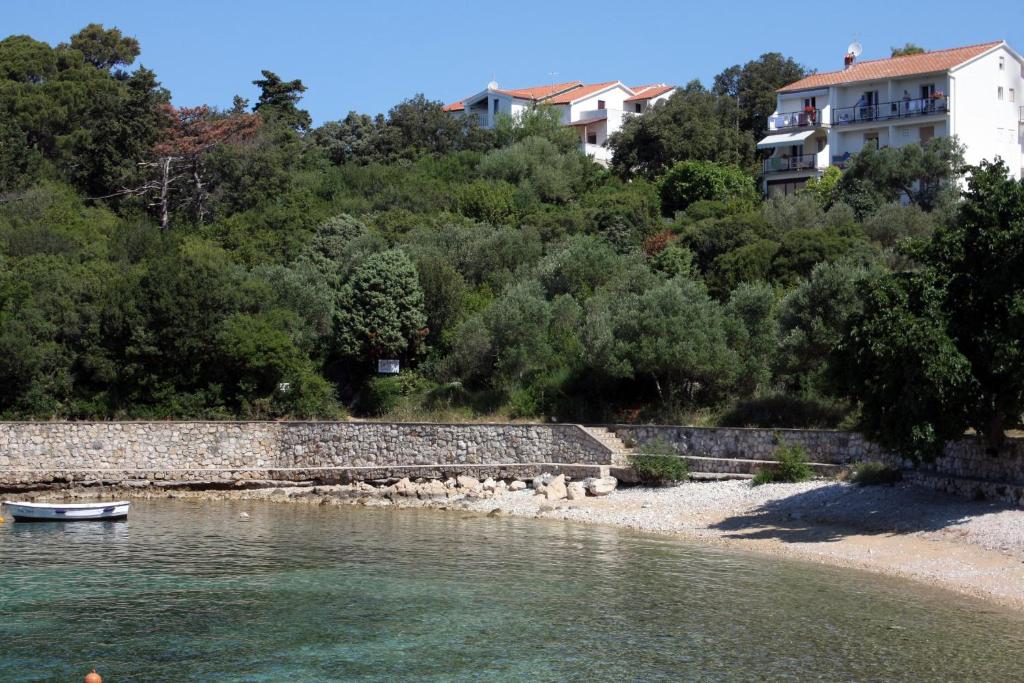 Apartments by the sea Suha Punta, Rab - 5050 - Housity