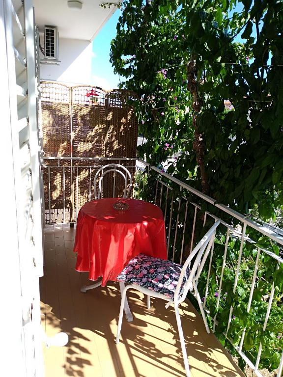 Balkón alebo terasa v ubytovaní Apartments with parking spaces Makarska - 6784