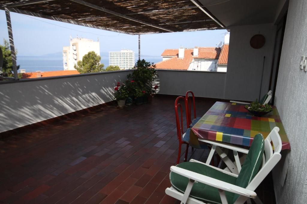 Fotografia z galérie ubytovania Apartments with a parking space Makarska - 6691 v destinácii Makarska