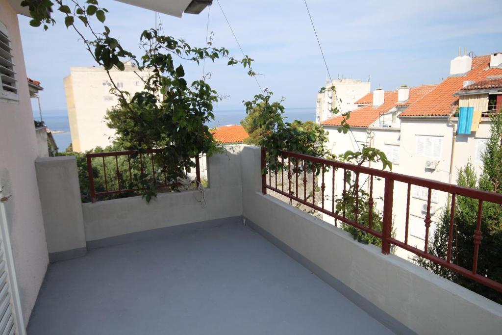 Balkón alebo terasa v ubytovaní Apartments with a parking space Makarska - 6691