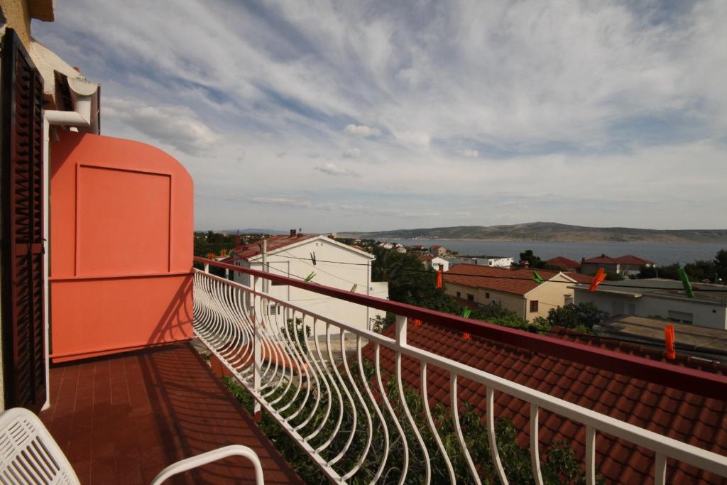 Balkón alebo terasa v ubytovaní Apartments and rooms with parking space Starigrad, Paklenica - 6594