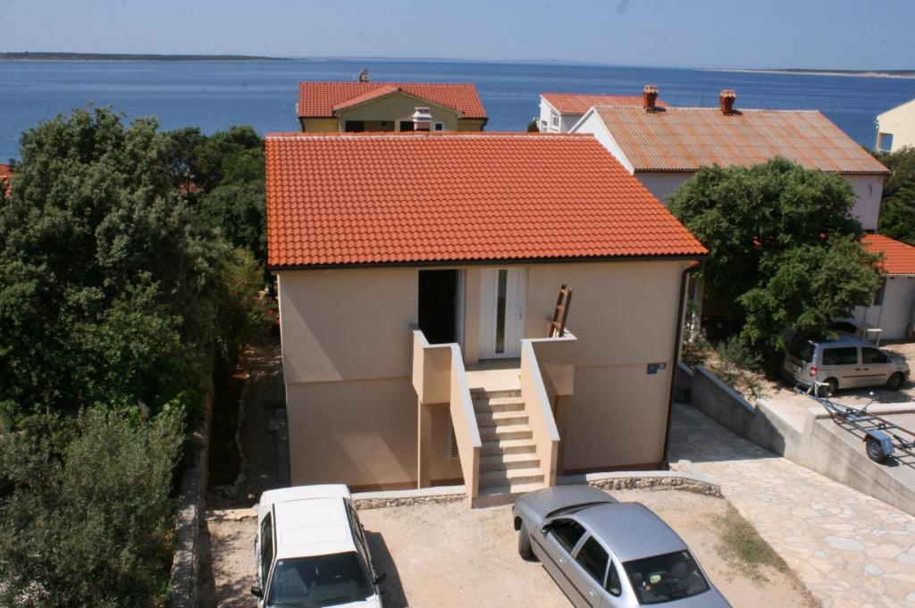 Výhled na bazén z ubytování Apartments by the sea Mandre, Pag - 6516 nebo okolí