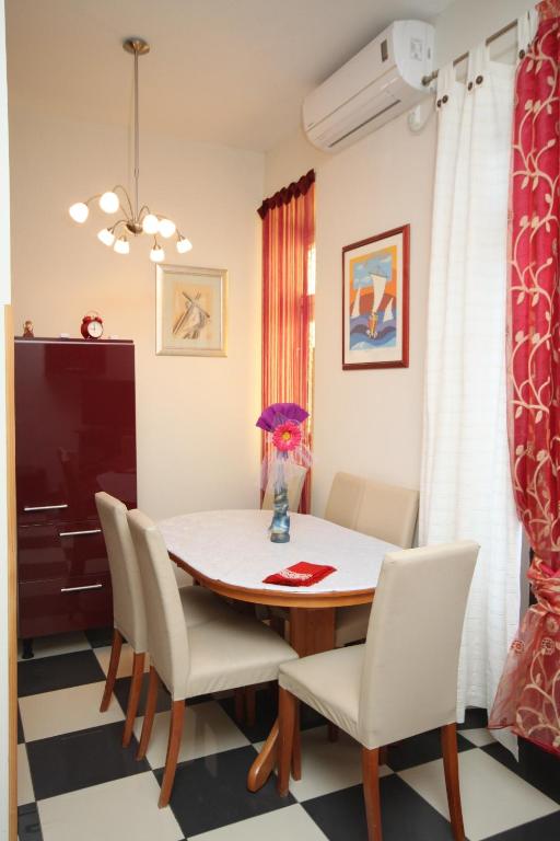 Posedenie v ubytovaní Apartments by the sea Podgora, Makarska - 6713