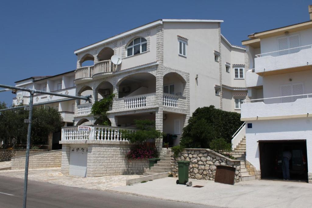 Budova, kde se apartmán nachází