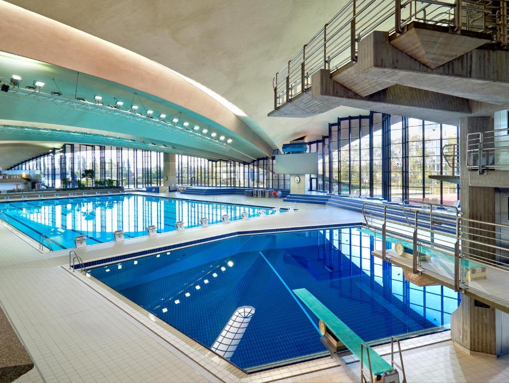 Bazén v ubytování Coque Hotel nebo v jeho okolí