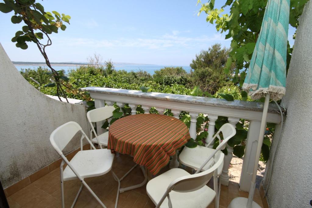 Balkón nebo terasa v ubytování Apartments and rooms by the sea Povljana, Pag - 6476