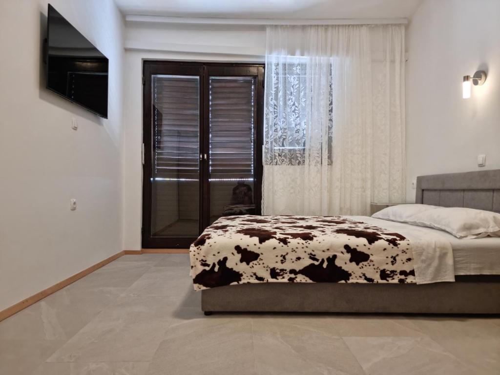 Posteľ alebo postele v izbe v ubytovaní Apartments by the sea Starigrad, Paklenica - 6621
