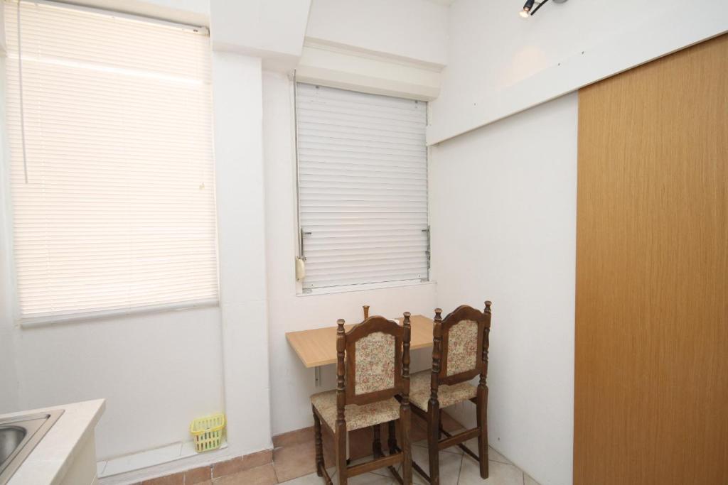 Fotografie z fotogalerie ubytování Apartments with a parking space Makarska - 6693 v destinaci Makarska