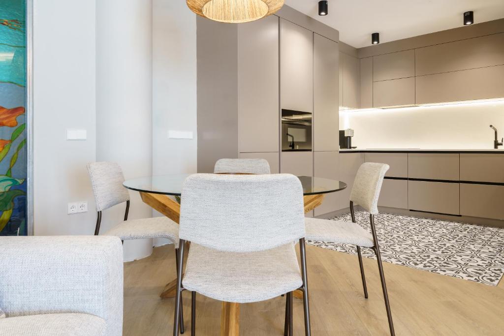 Kuchyňa alebo kuchynka v ubytovaní LUXURY APARTMENT Benalmadena Costa