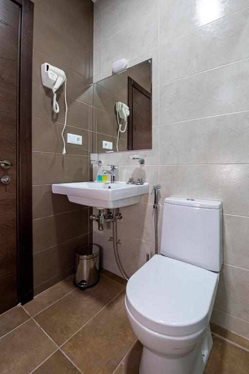 Koupelna v ubytování Hotel GENI Kazbegi