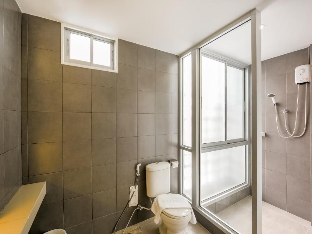 Kitzio House Hotel Huai Kwangにあるバスルーム