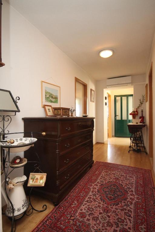 Fotografie z fotogalerie ubytování Apartments and rooms with parking space Tucepi, Makarska - 6901 v Tučepi