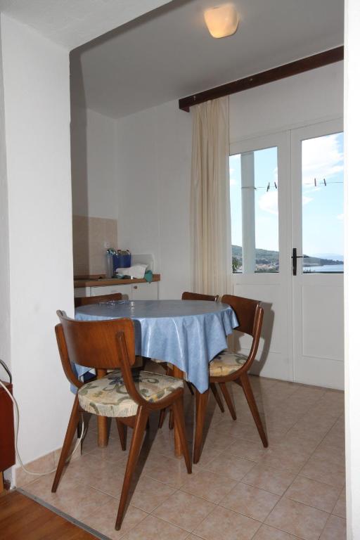 Fotografie z fotogalerie ubytování Apartments and rooms with parking space Tucepi, Makarska - 6901 v Tučepi