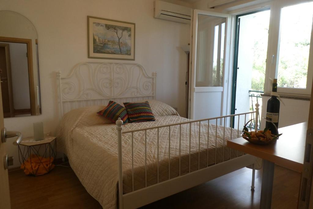 Postel nebo postele na pokoji v ubytování Apartments and rooms with parking space Tucepi, Makarska - 6901