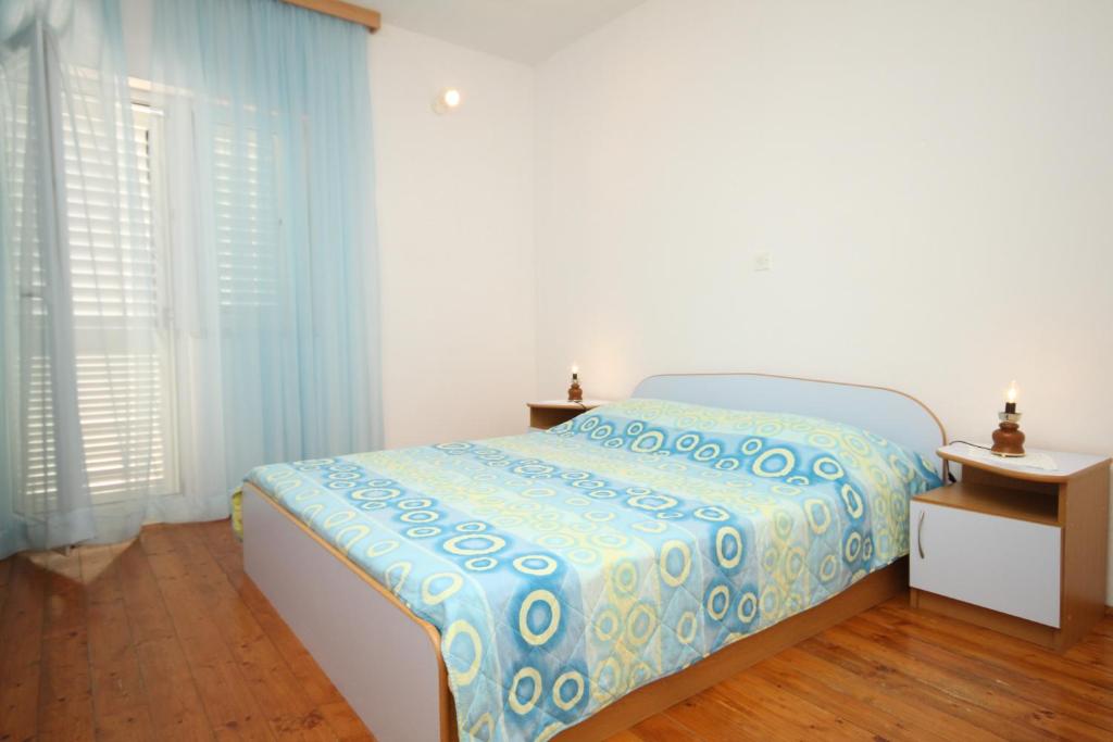 Posteľ alebo postele v izbe v ubytovaní Apartments with a parking space Baska Voda, Makarska - 6762