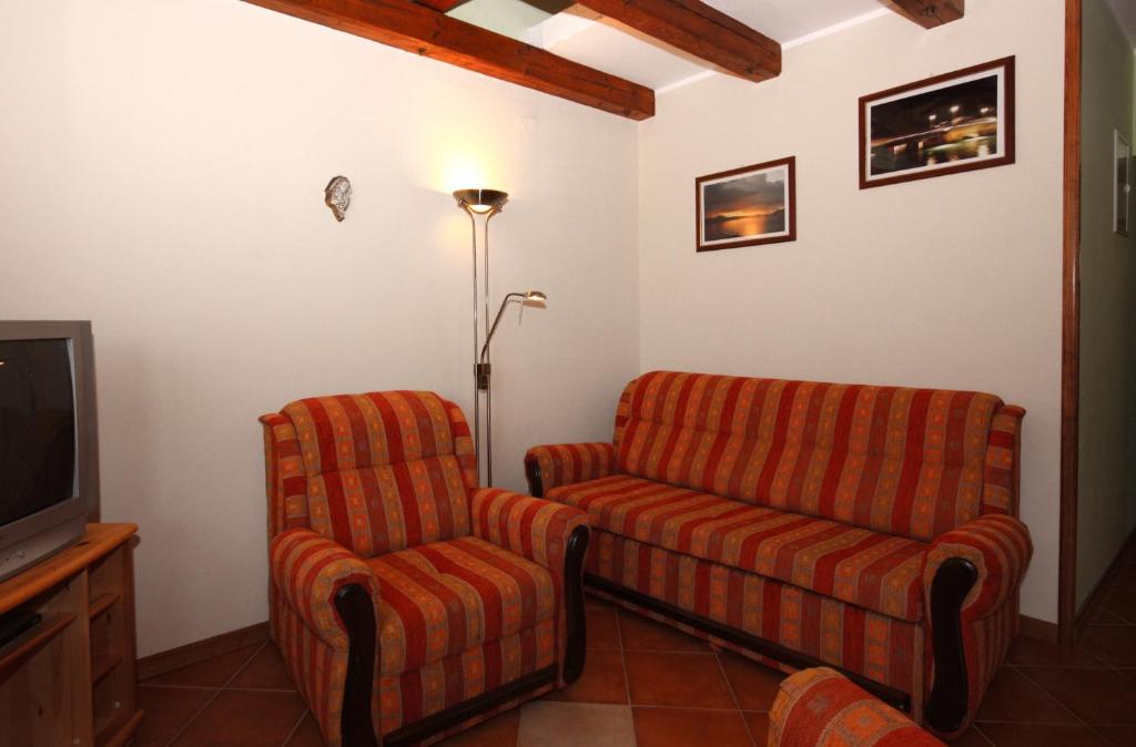 Seaside holiday house Tisno, Murter - 5094 - Casa De Vacaciones De Tres Habitaciones