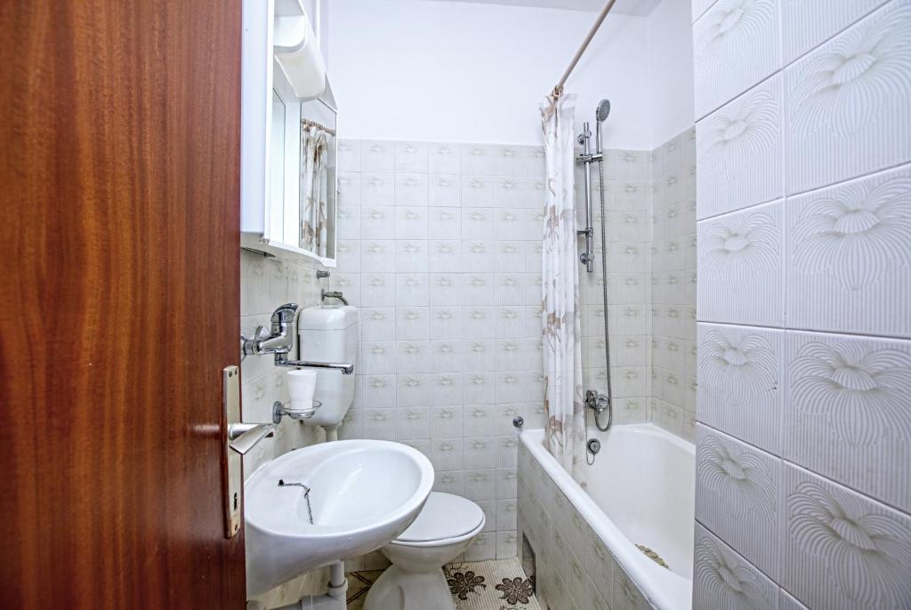 Koupelna v ubytování Apartments and rooms by the sea Tisno, Murter - 5128