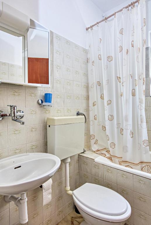 Koupelna v ubytování Apartments and rooms by the sea Tisno, Murter - 5128