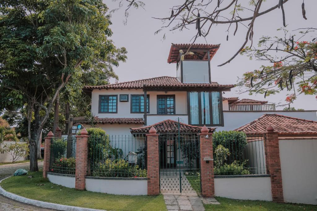 a house in the suburbs of sydney at POUSADA BLUE MOON in Búzios
