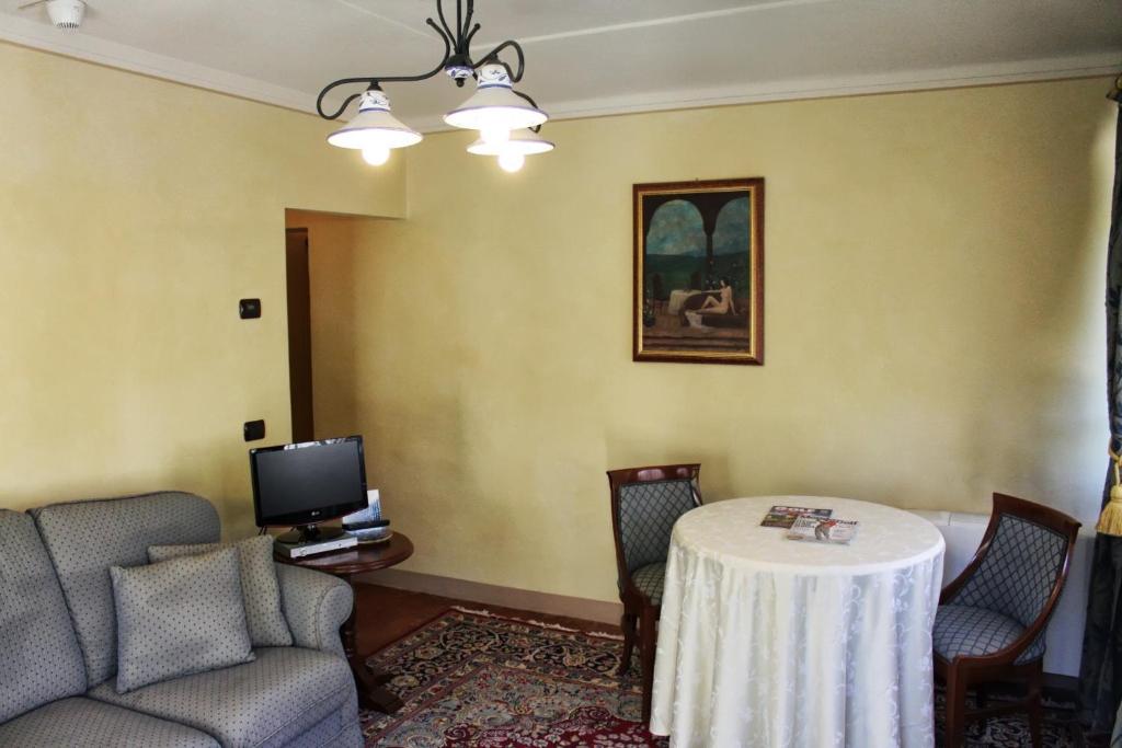 Castello Montegiove - Suite Familiar