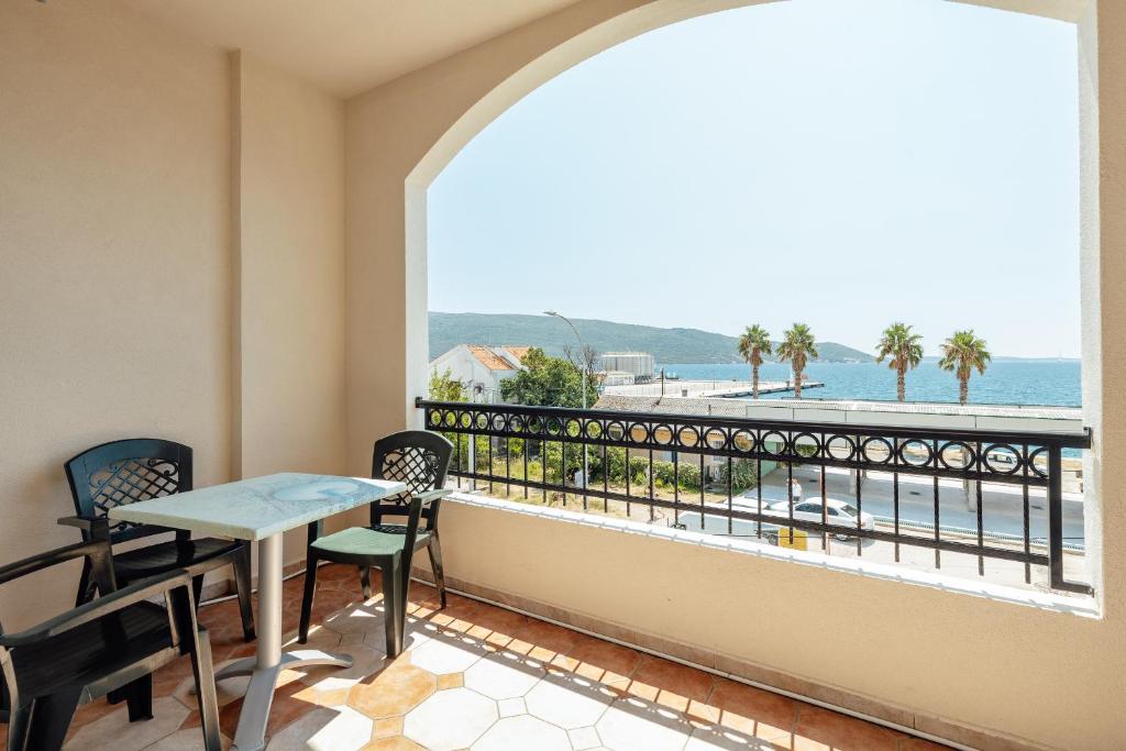 Apartments Belani Zelenika - Deluxe Double Room With Balcony And Sea View